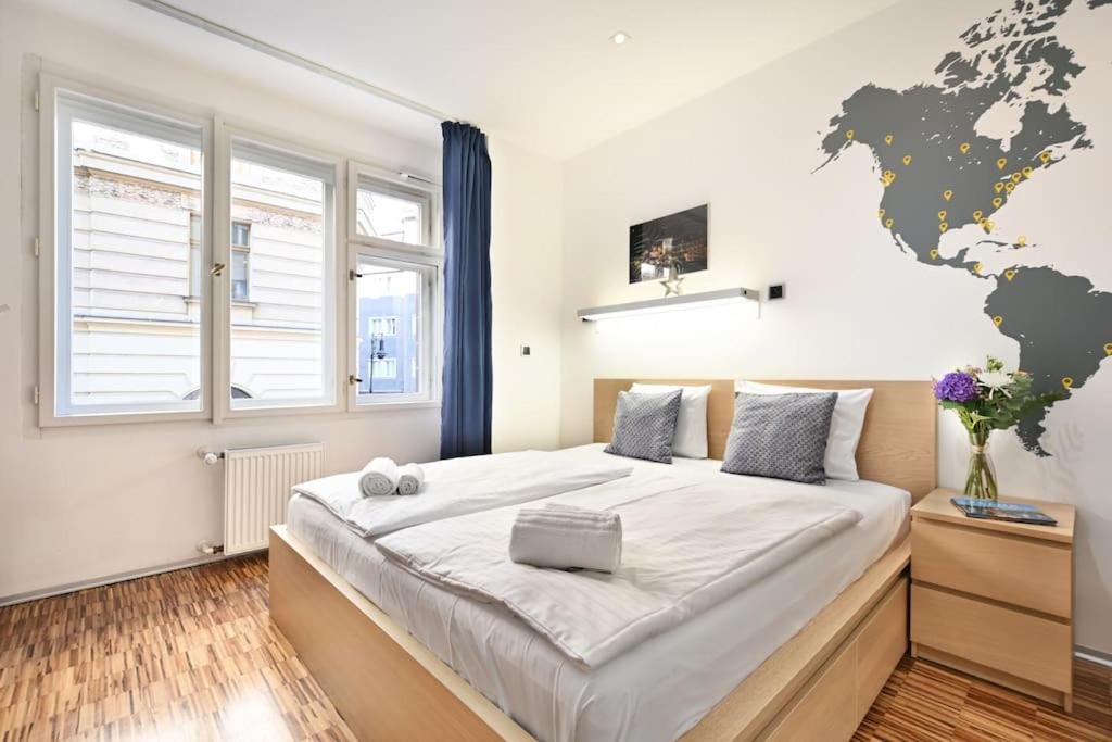 Smart & Luxury Old Town Apartment Praga Esterno foto